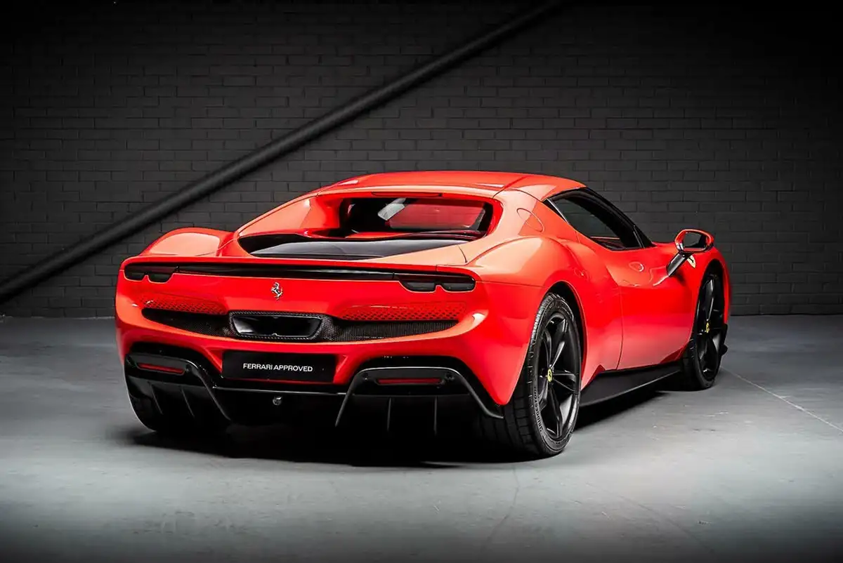2022-ferrari-296-gtb-big-6