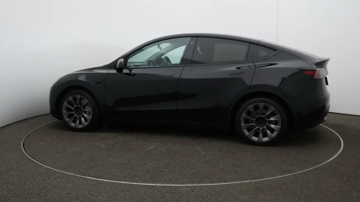 2023-tesla-model-y-e-rwd-big-53