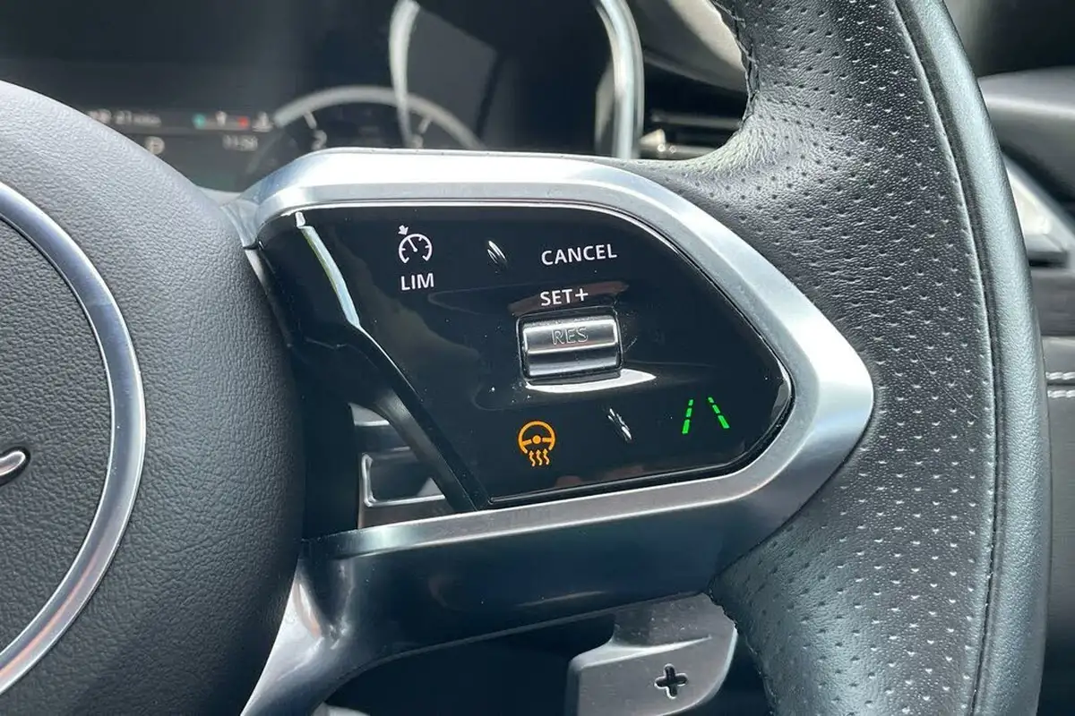 2022-jaguar-f-pace-20-d200-r-dynamic-black-big-25