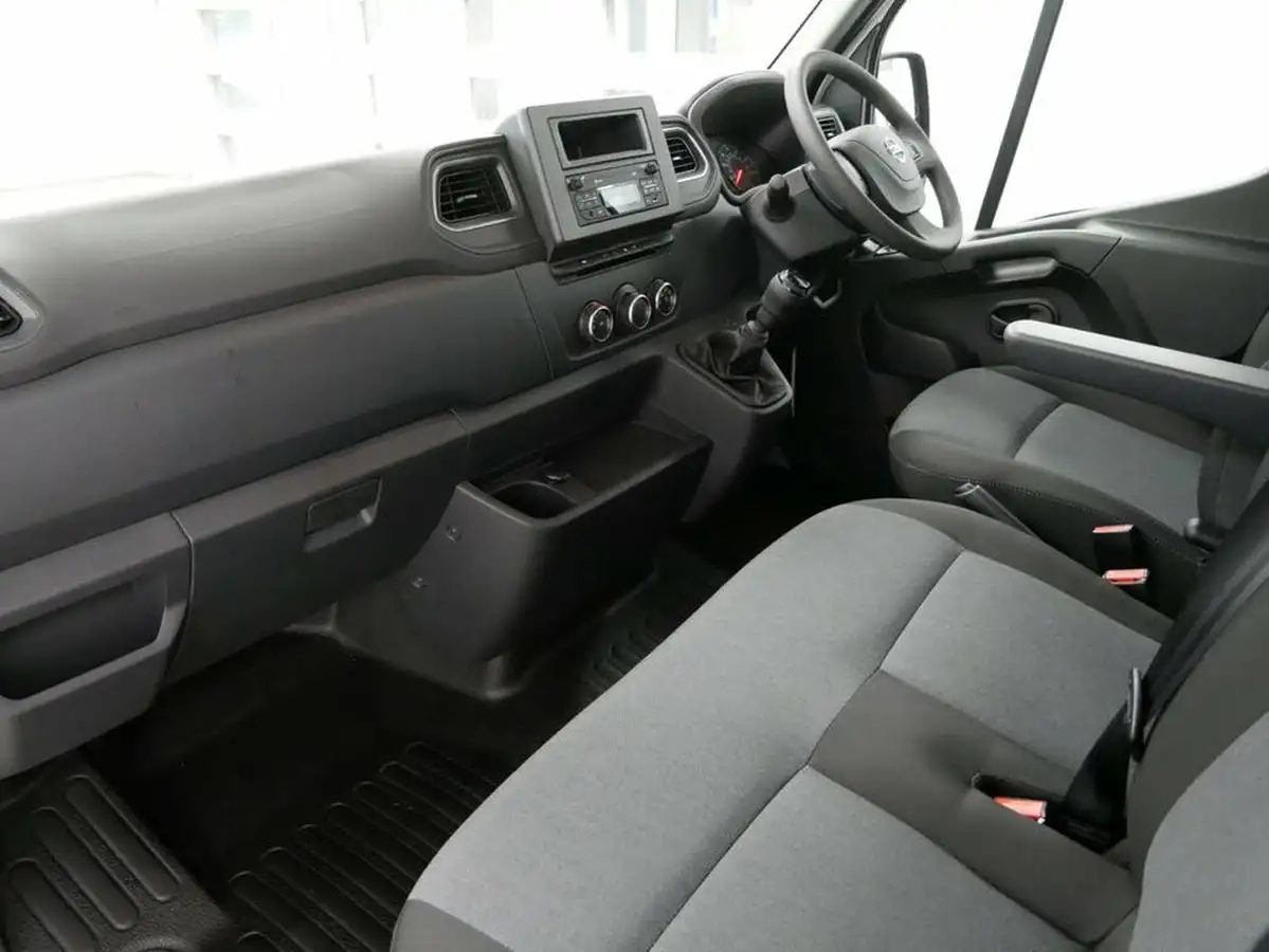 2024-nissan-interstar-23dci-f35-l3h2-acenta-135pseu6d-panel-van-big-15
