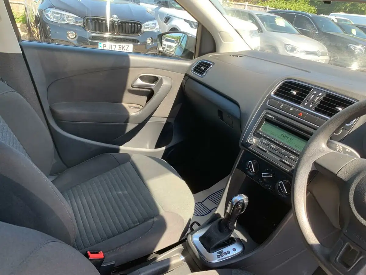 2010-volkswagen-polo-14-se-86ps-5d-dsg-big-16