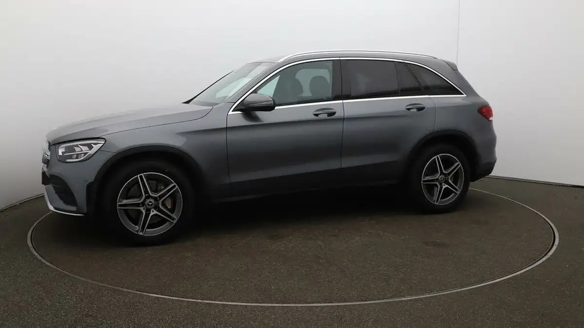 2022-mercedes-benz-glc-class-20d-glc220d-amg-line-195ps-station-wagon-5d-1950cc-4matic-plus-big-65