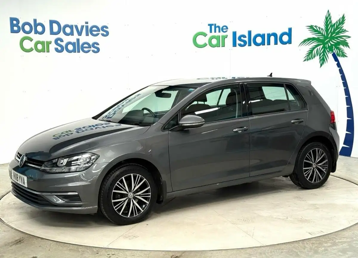 2018-volkswagen-golf-10-tsi-se-nav-110ps-ss-hatchback-5d-big-4