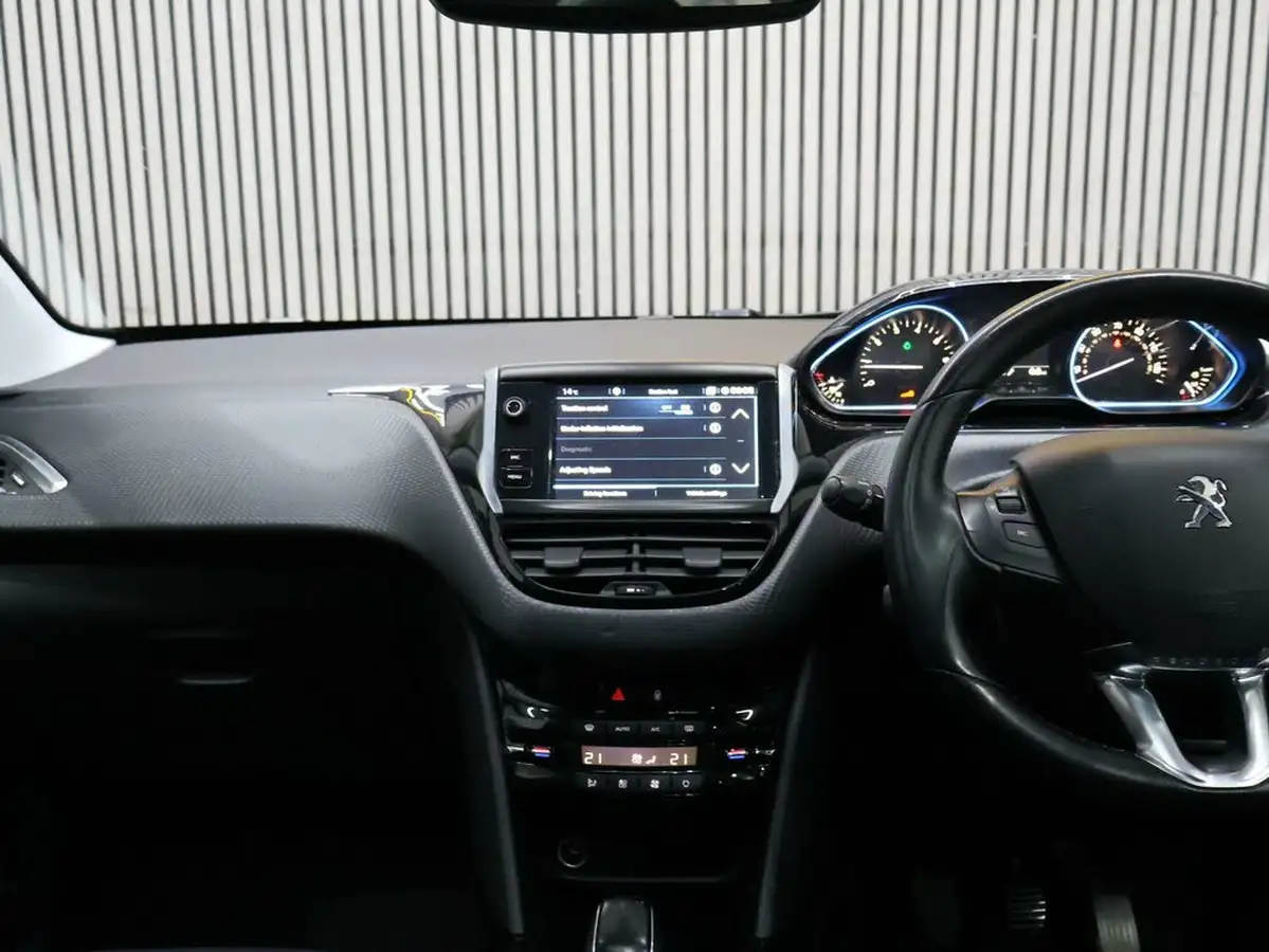 2019-peugeot-2008-suv-12-puretech-allure-premium-82bhp-big-40