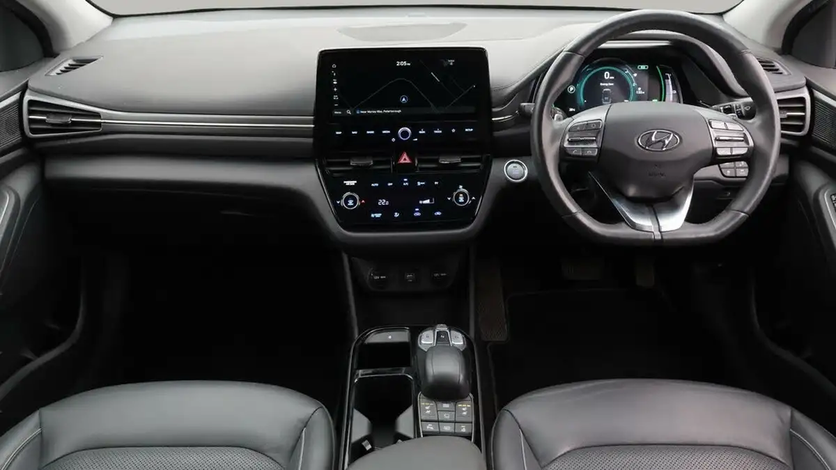 2020-hyundai-ioniq-e-premium-se-electric-100kw-big-13