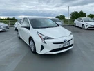 2017-toyota-prius-small-4