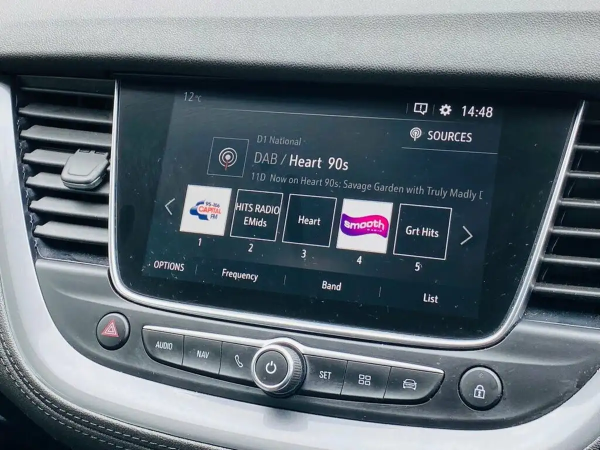 2019-vauxhall-grandland-x-15td-tech-line-nav-big-25
