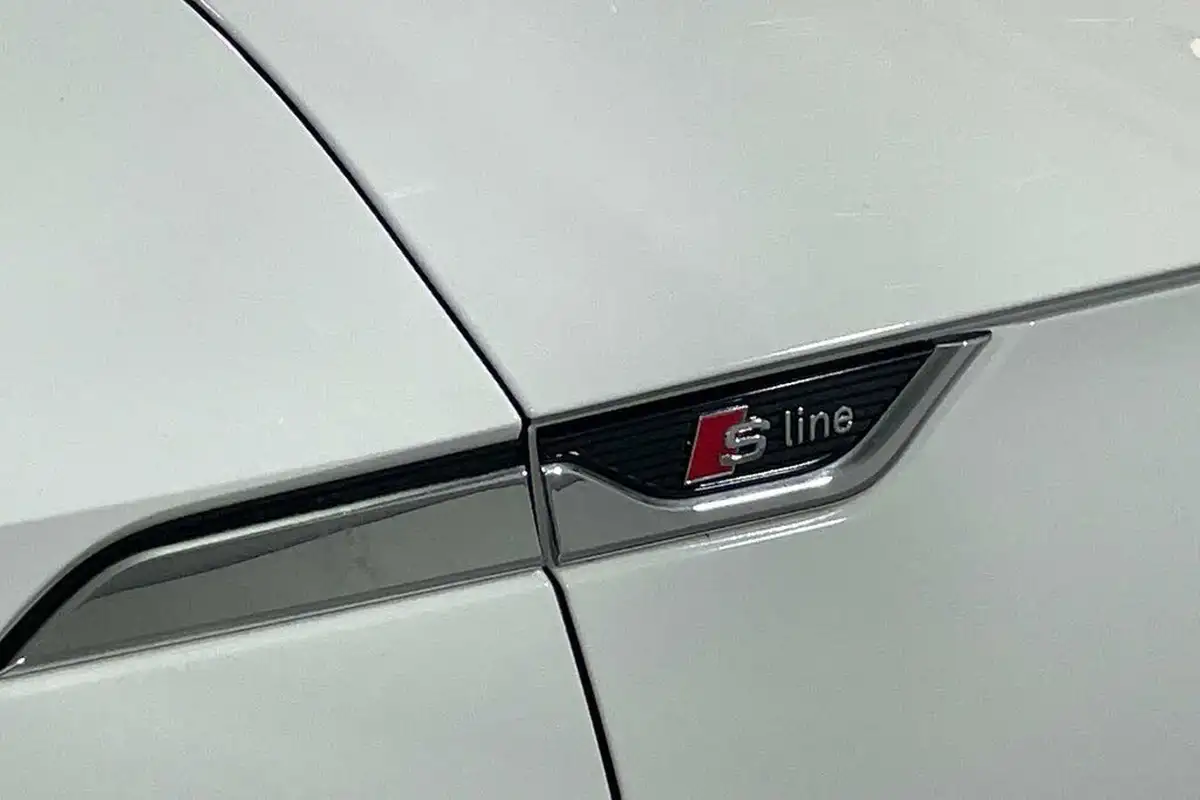 2021-audi-a5-20-35-tdi-s-line-coupe-2d-big-14