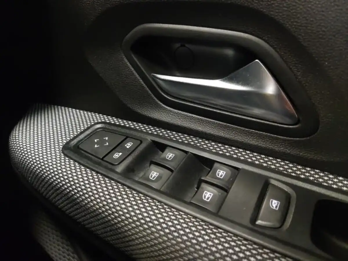 2022-dacia-sandero-10-tce-comfort-90bhp-big-11