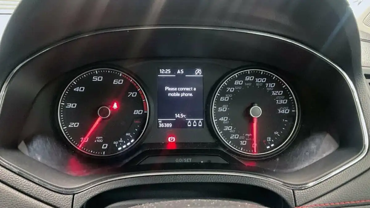 2019-seat-ibiza-10-mpi-fr-big-7