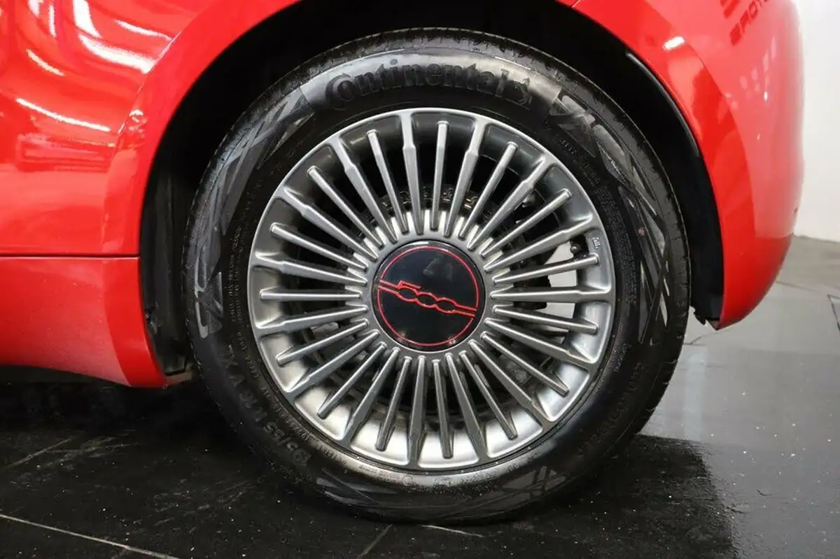 2022-fiat-500-e-red-117bhp-big-38