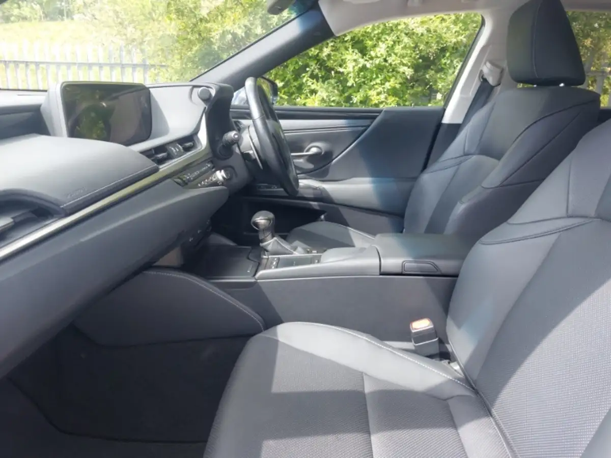 2021-lexus-es-300h-25-es-218bhp-without-navigation-big-4