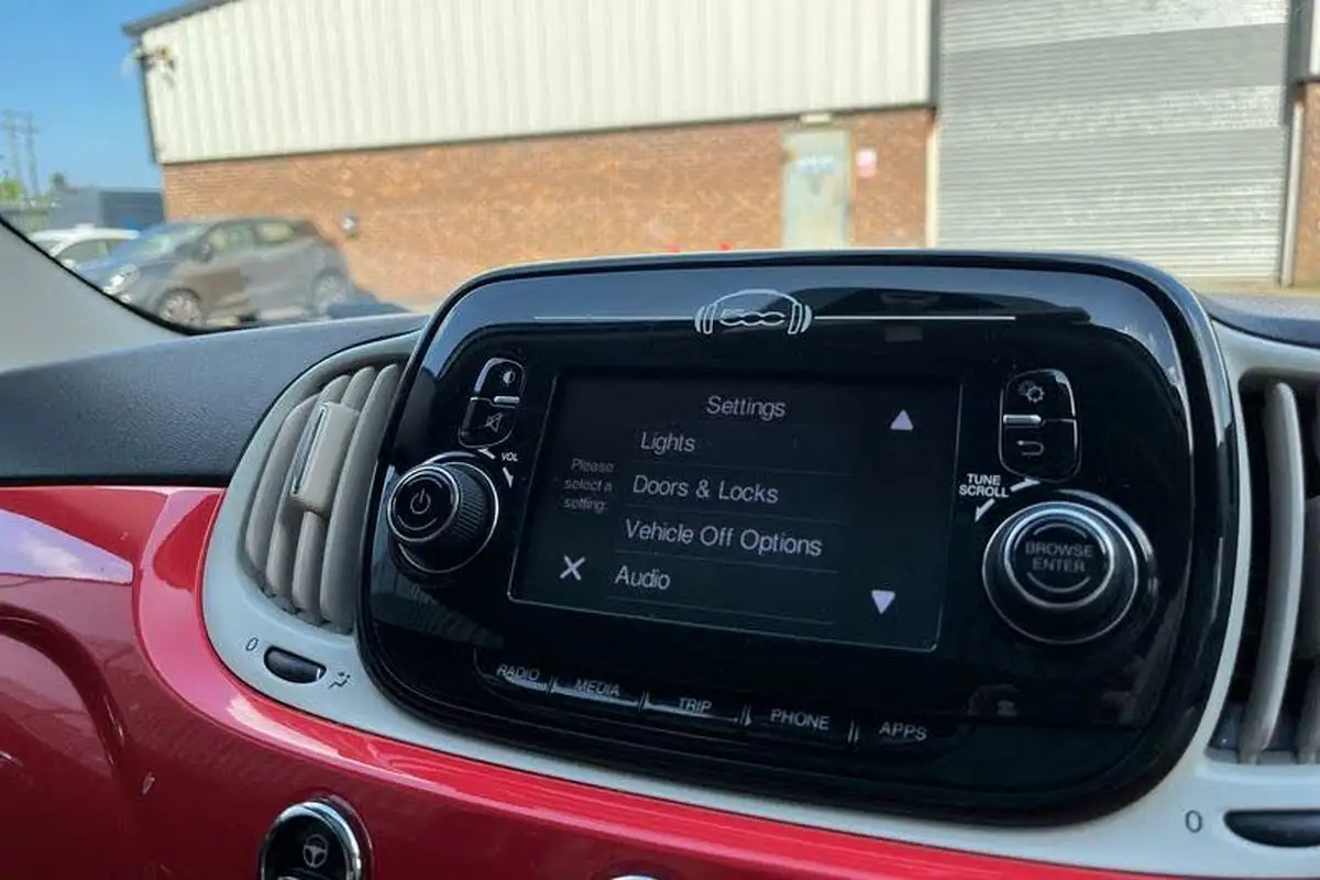 2018-fiat-500-12-lounge-big-33