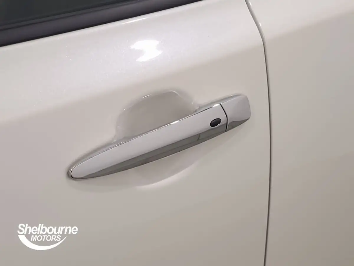 2023-nissan-leaf-e-tekna-39kwh-big-41