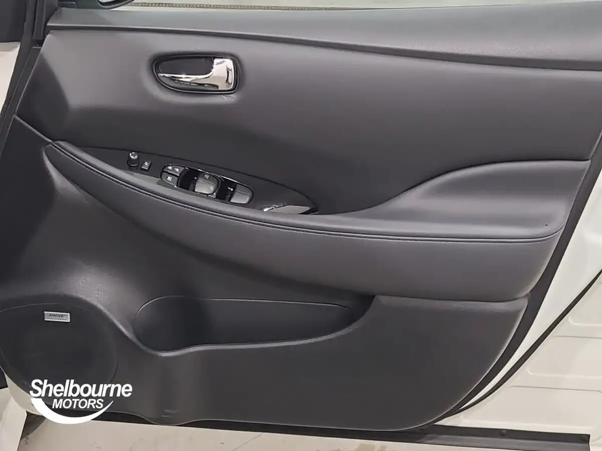 2023-nissan-leaf-e-tekna-39kwh-big-17