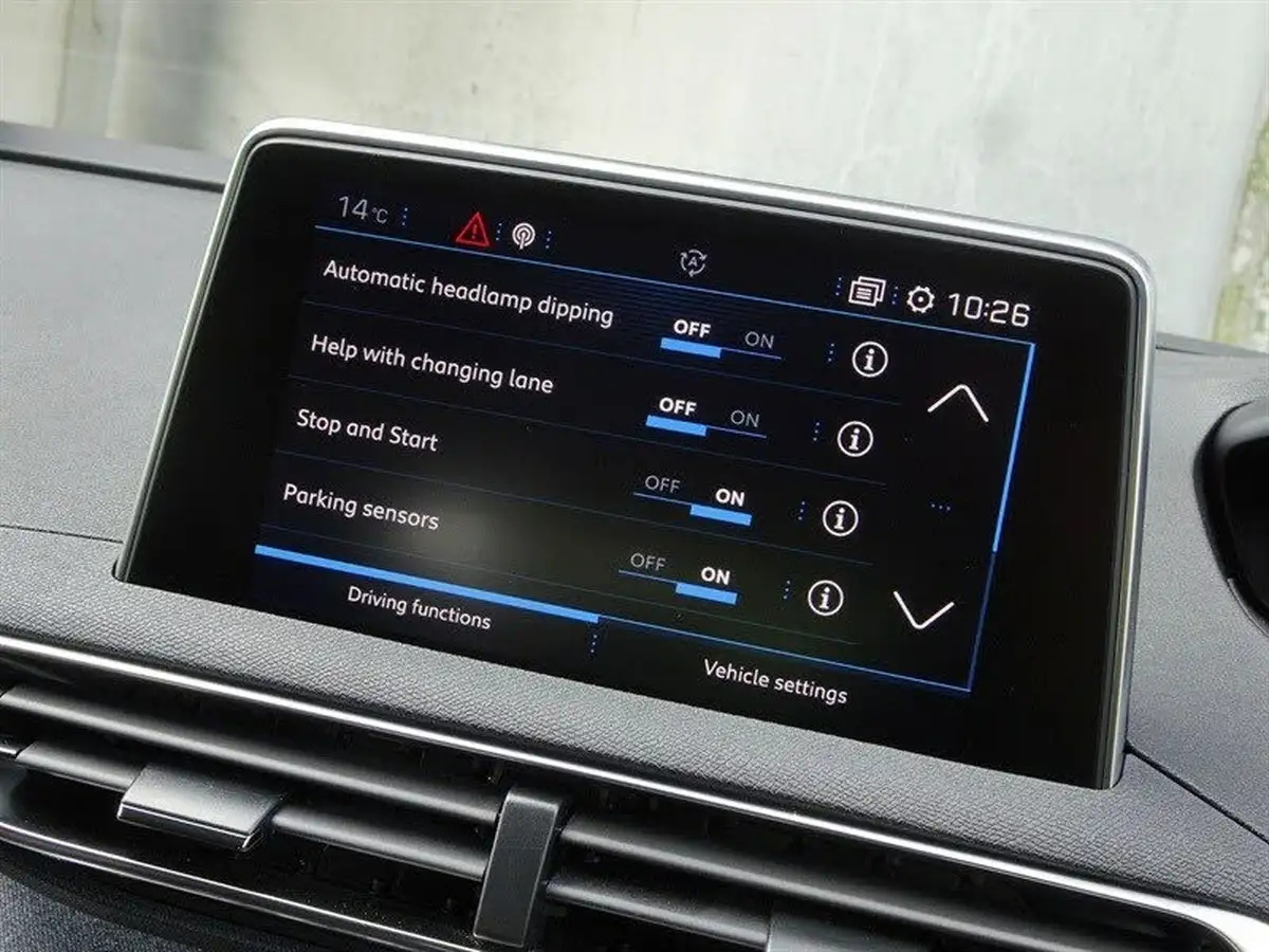 2020-peugeot-3008-suv-12-puretech-allure-big-26