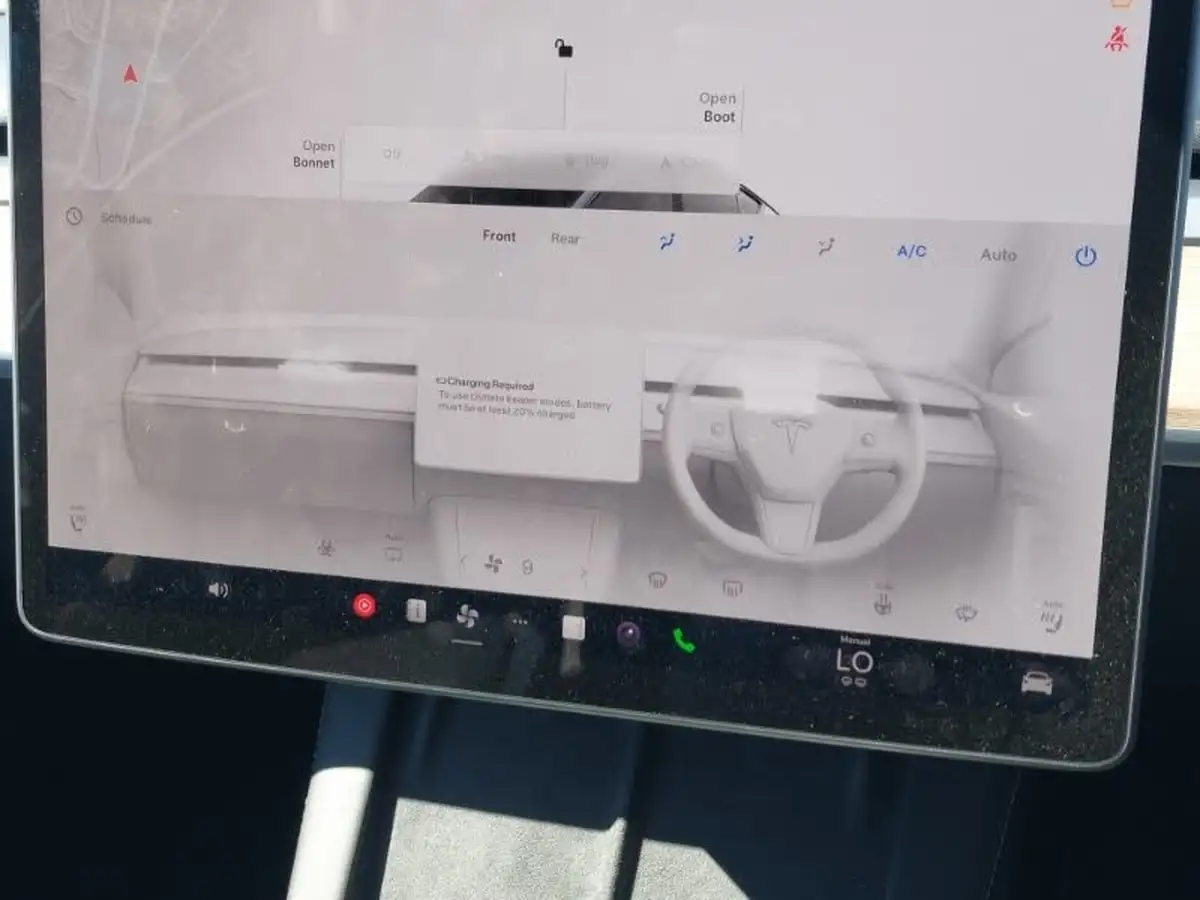 2022-tesla-model-y-e-long-range-big-13