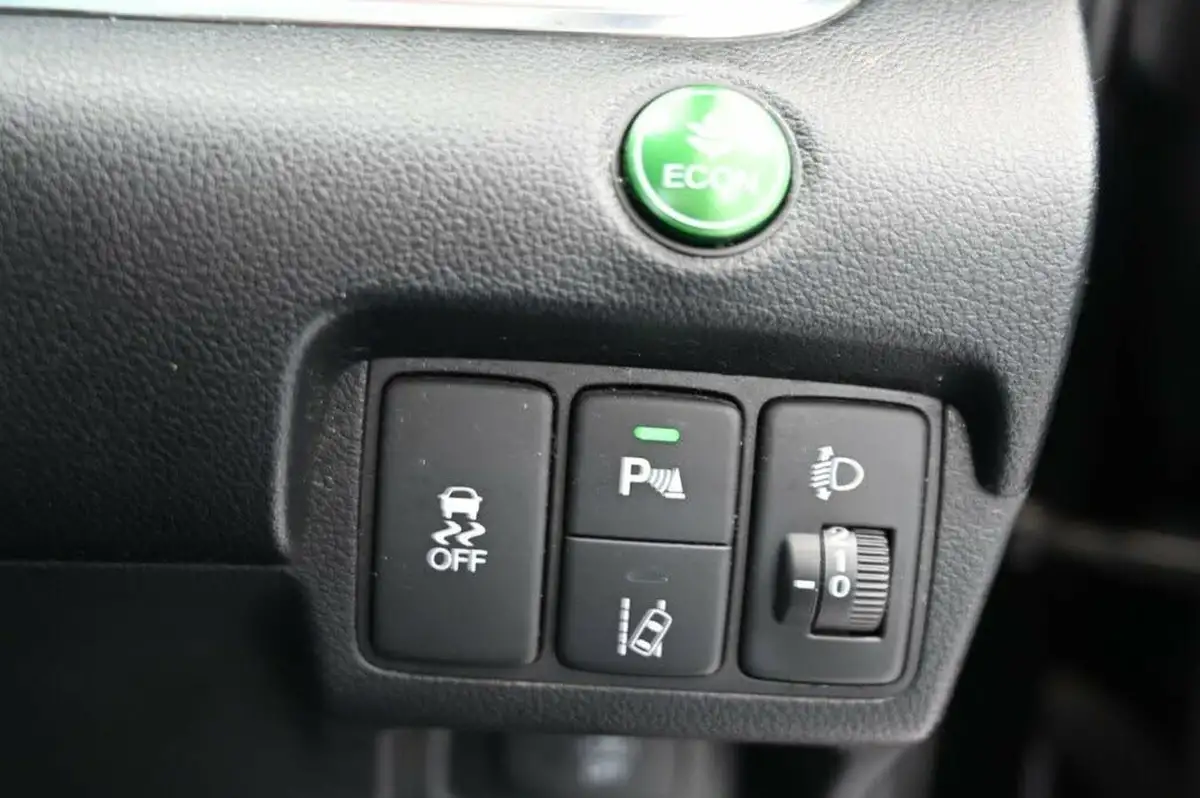 2017-honda-cr-v-16i-dtec-black-edition-big-32