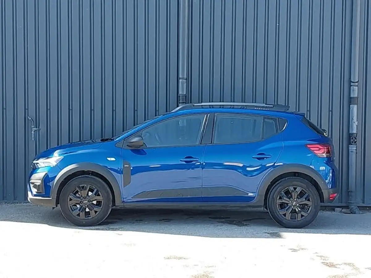 2023-dacia-sandero-stepway-10-tce-essential-90bhp-big-3