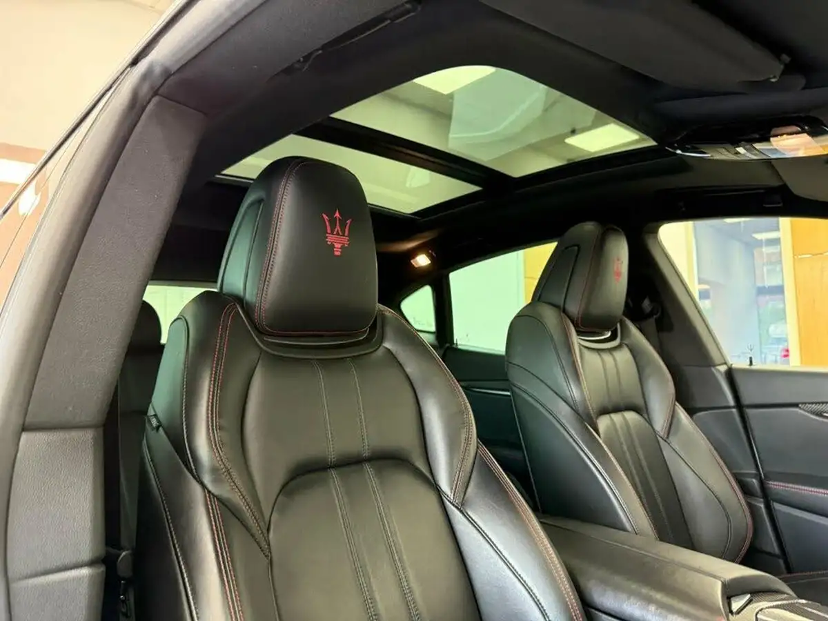 2017-maserati-levante-big-58
