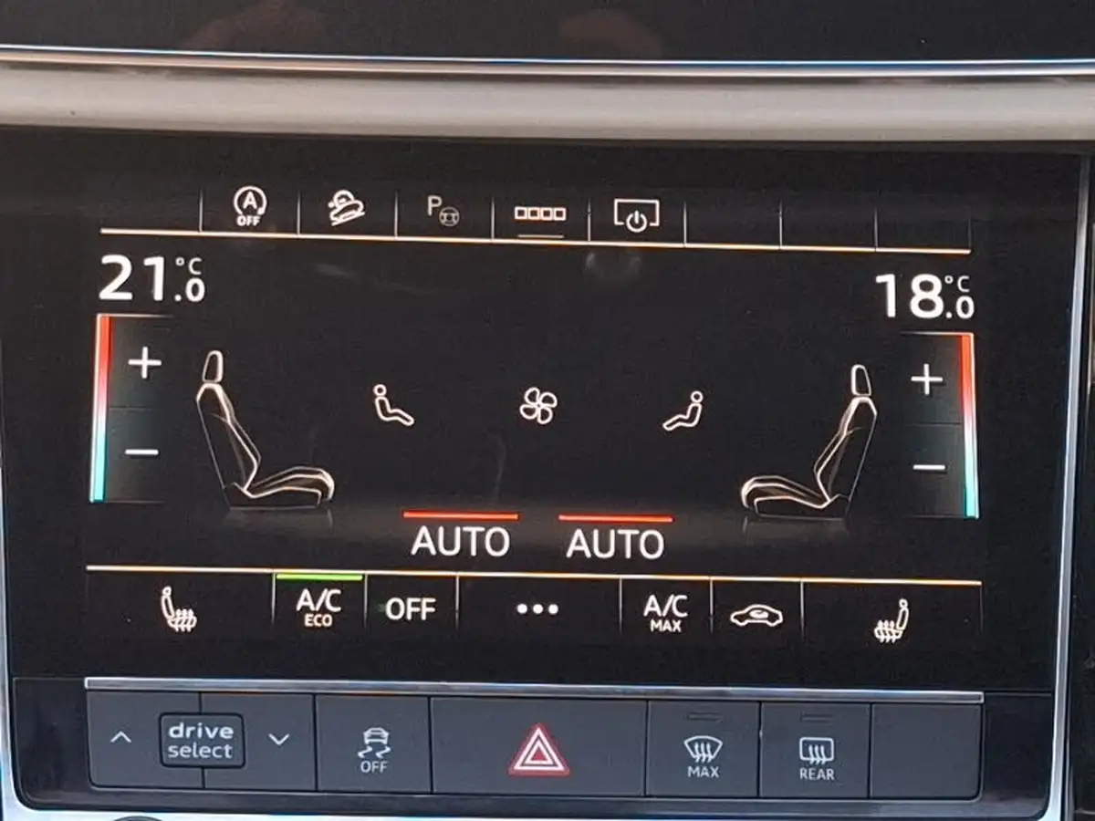 2023-audi-q7-30-55-tfsi-s-line-big-10