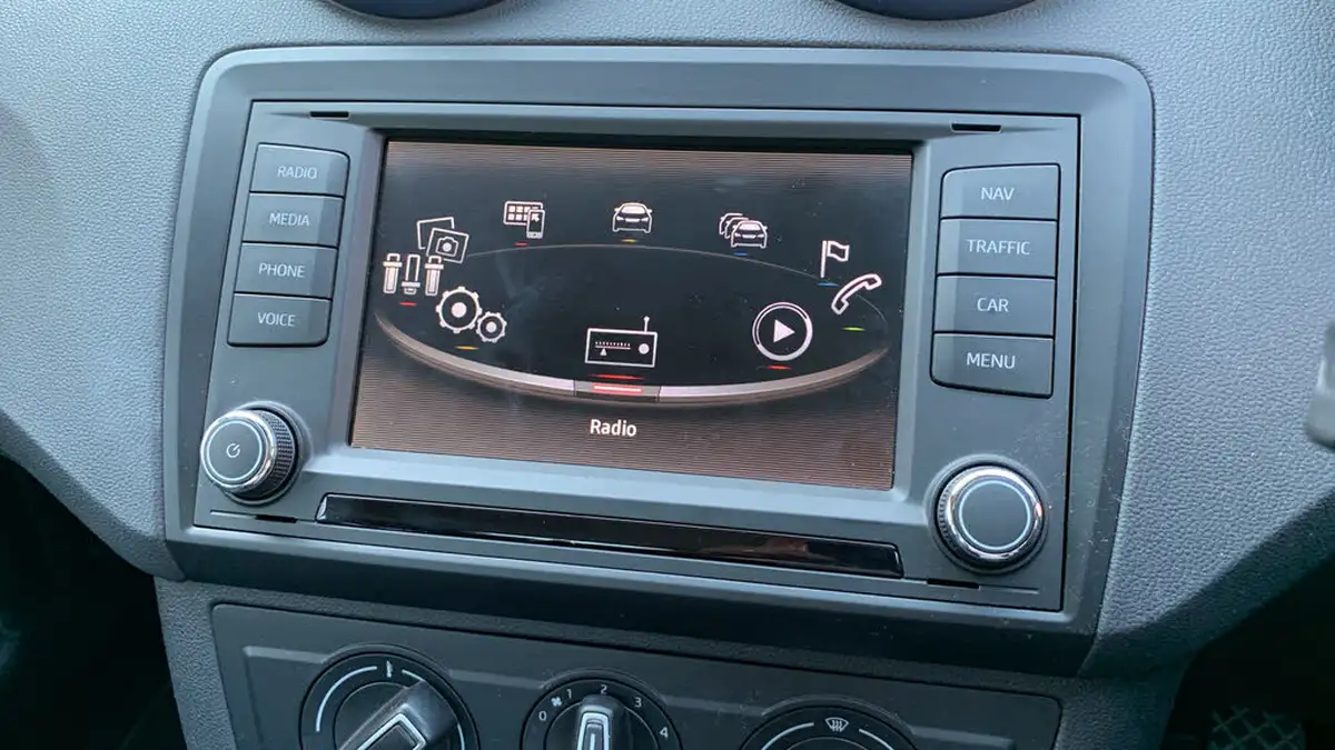 2015-seat-ibiza-12-tsi-connect-sportcoupe-3d-big-30