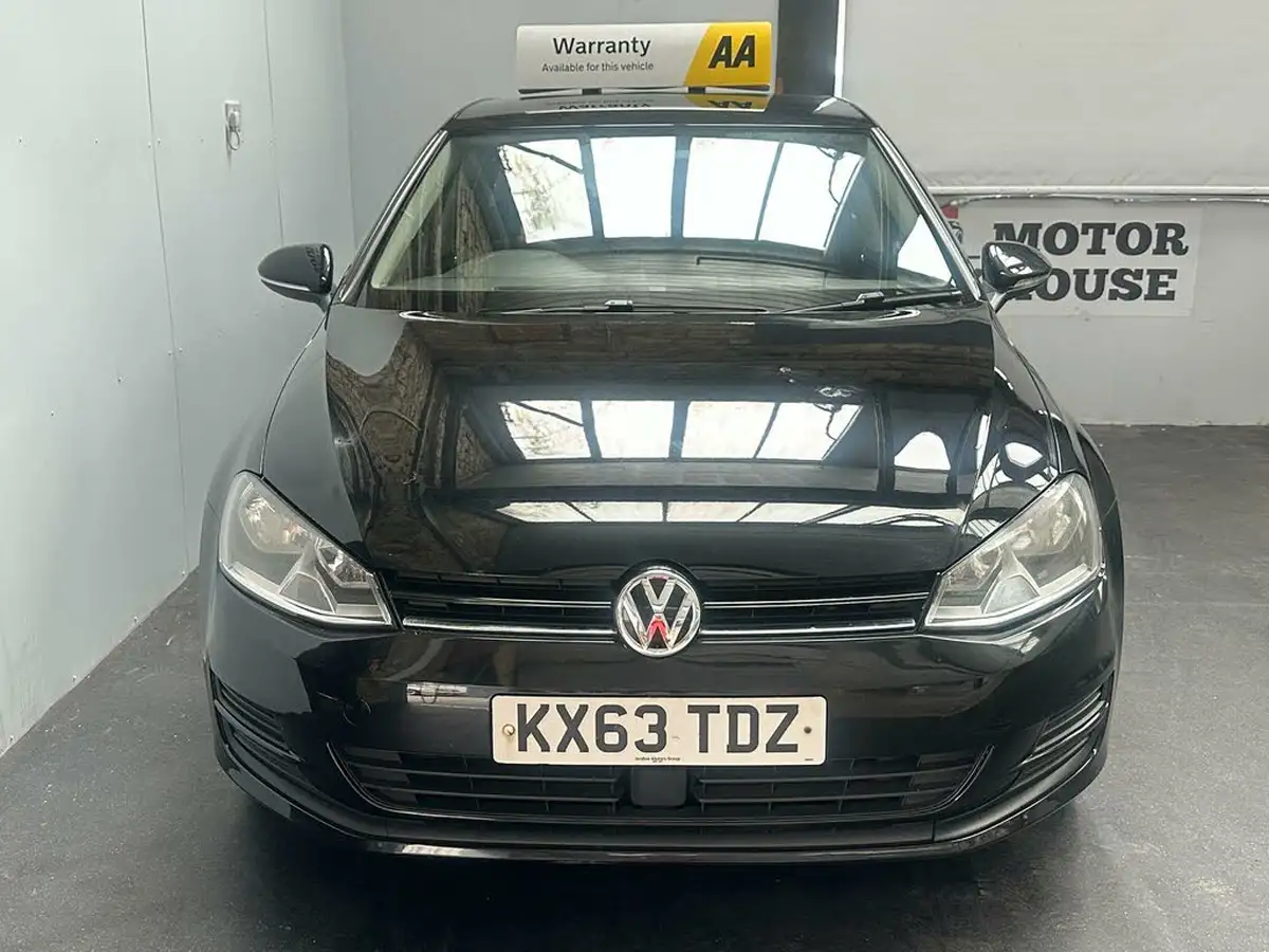 2013-volkswagen-golf-16tdi-se-ss-hatchback-5d-big-1