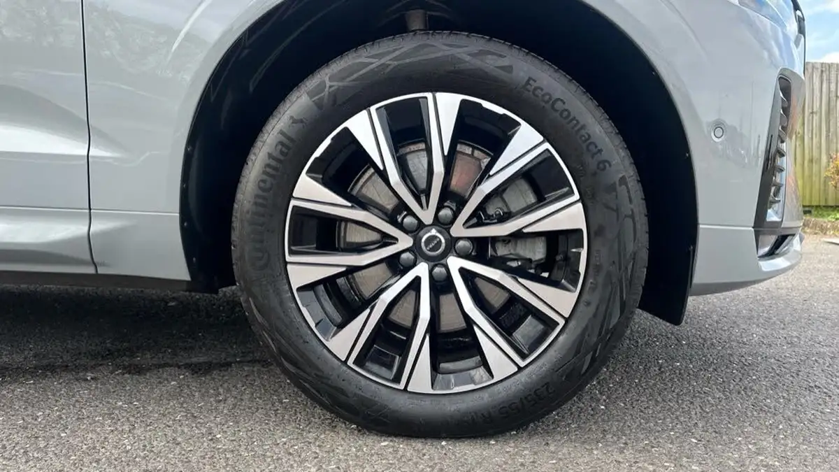 2023-volvo-xc60-20td-b4-plus-big-15