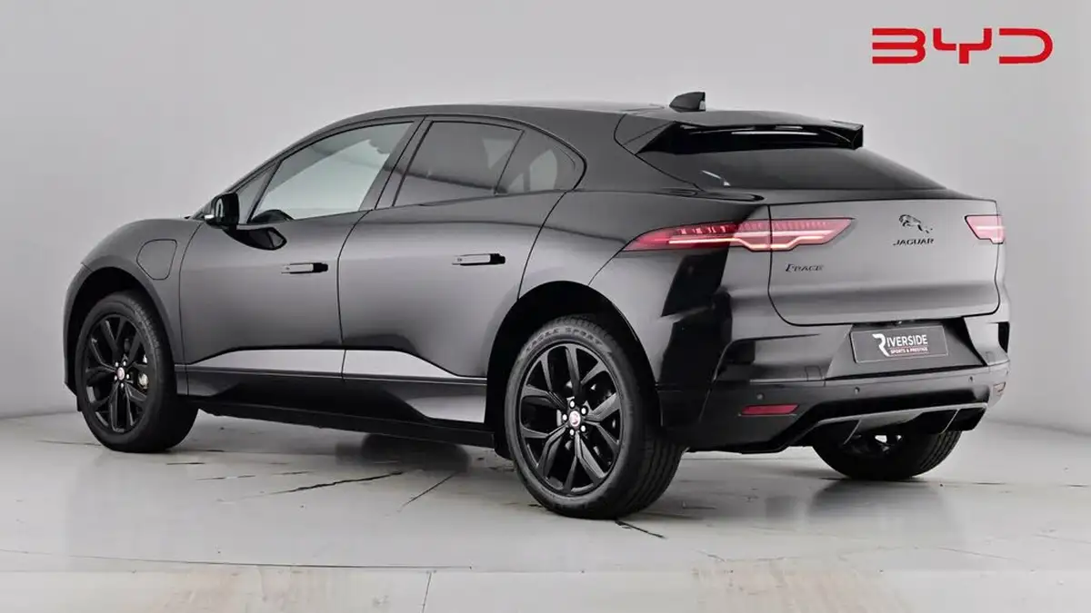 2023-jaguar-i-pace-ev400-hse-black-big-1