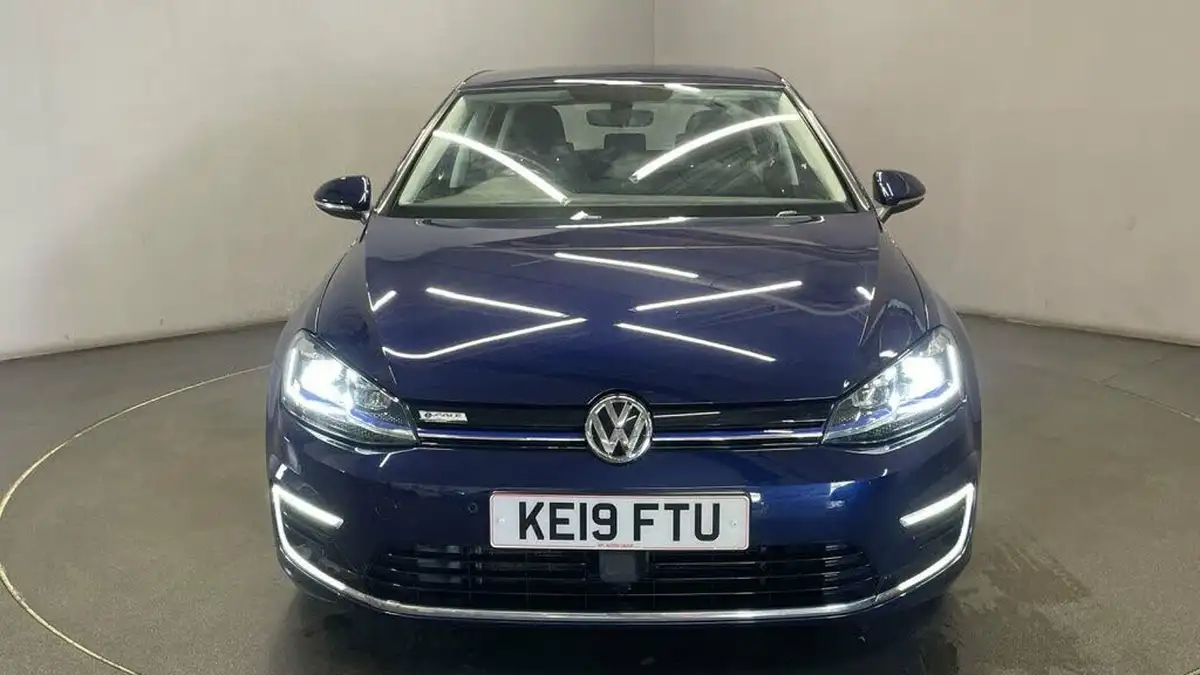 2019-volkswagen-golf-e-e-golf-big-17