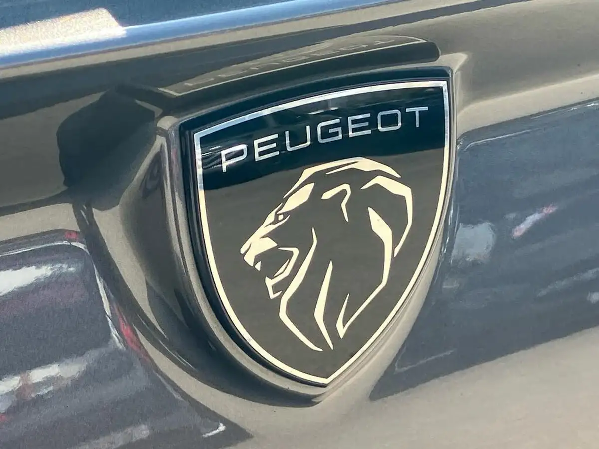 2022-peugeot-308-sw-12-puretech-allure-premium-station-wagon-eat8-big-25