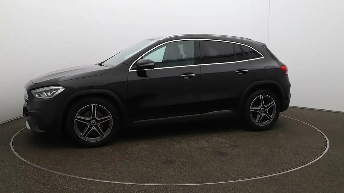 2022-mercedes-benz-gla-class-13-gla-180-amg-line-premium-big-57