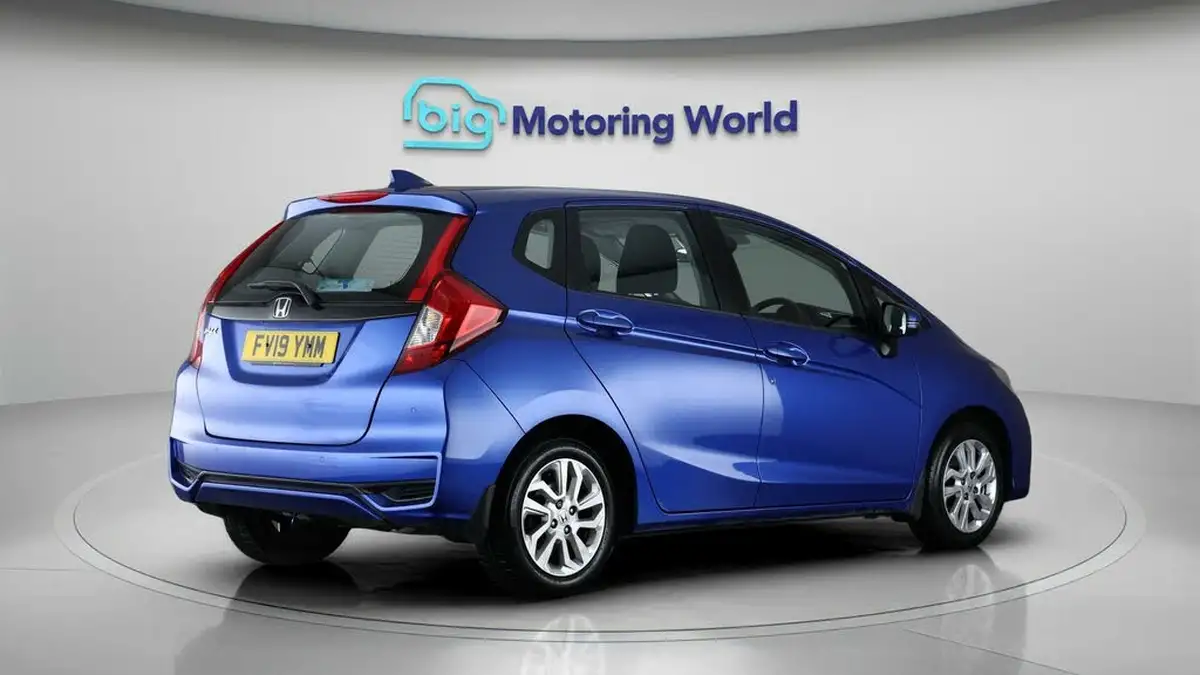 2019-honda-jazz-13-i-vtec-se-big-7
