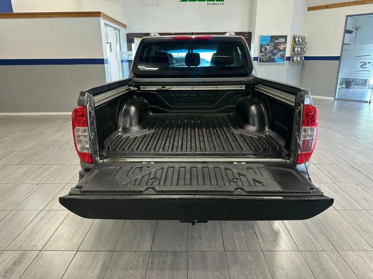 2016-nissan-np300-navara-23dci-tekna-big-28