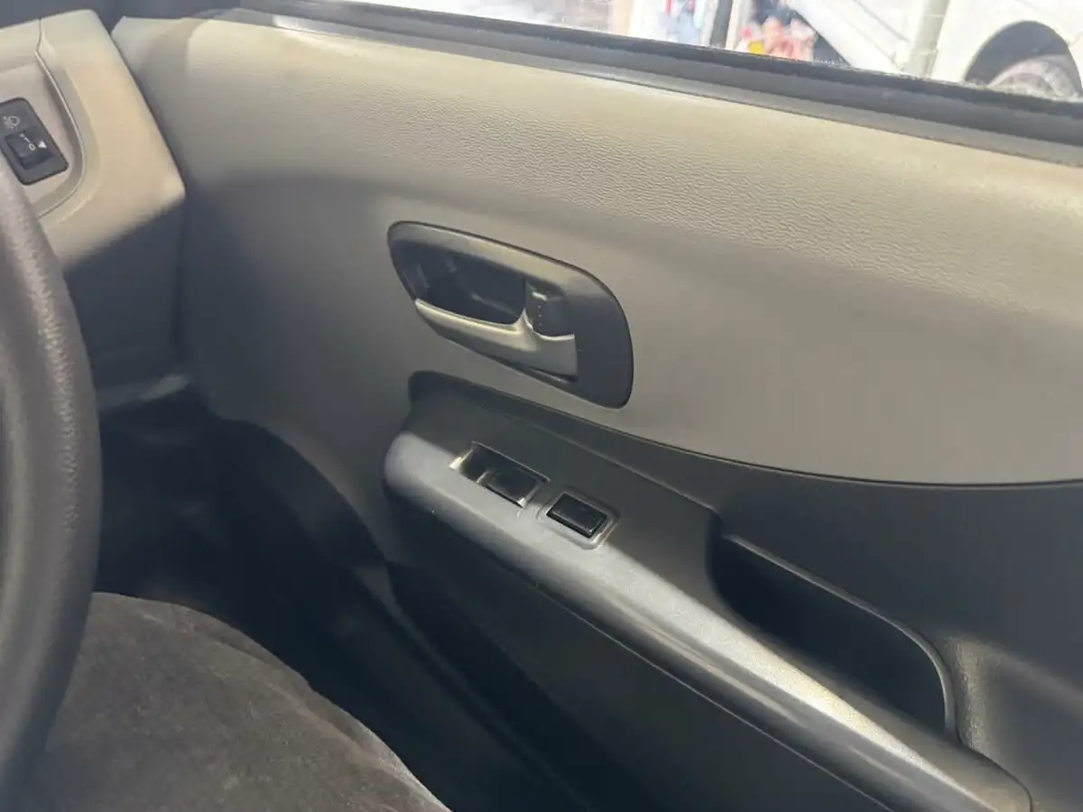 2010-suzuki-alto-10-sz4-big-19
