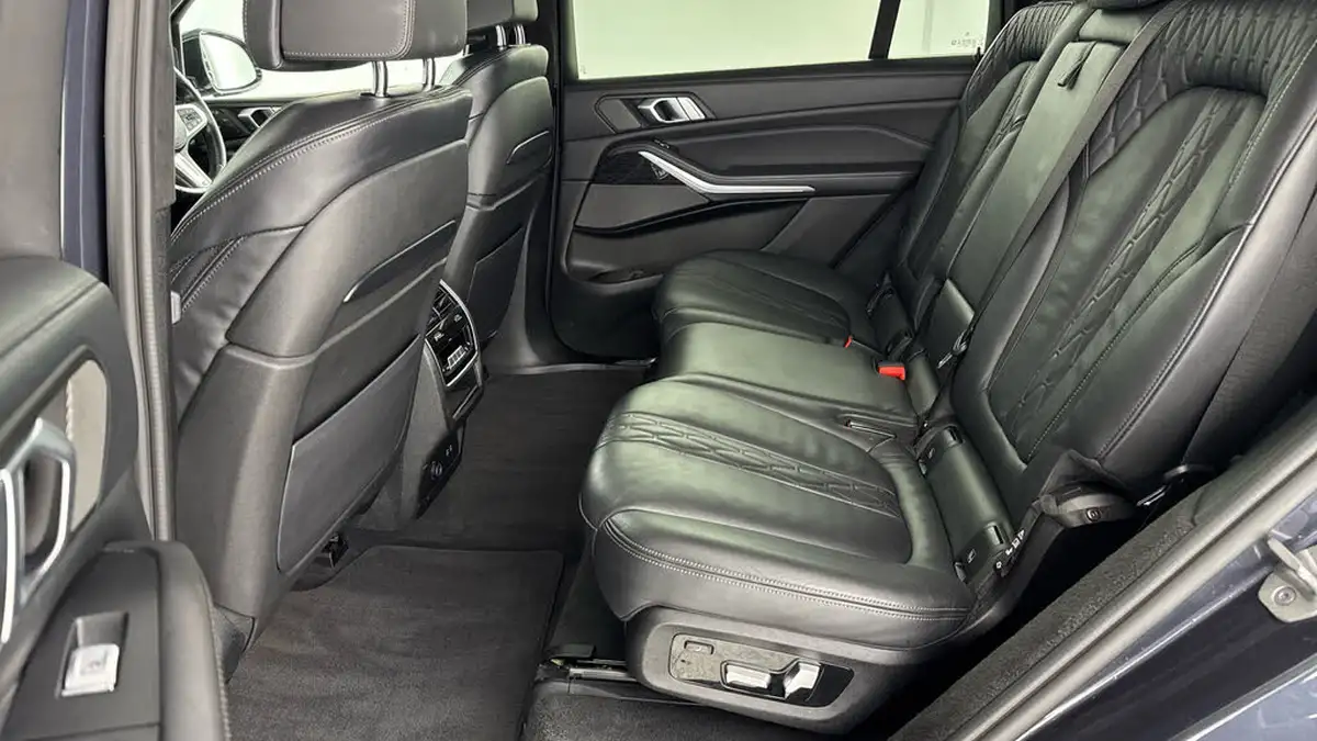 2021-bmw-x7-30td-xdrive-40d-m-sport-big-13