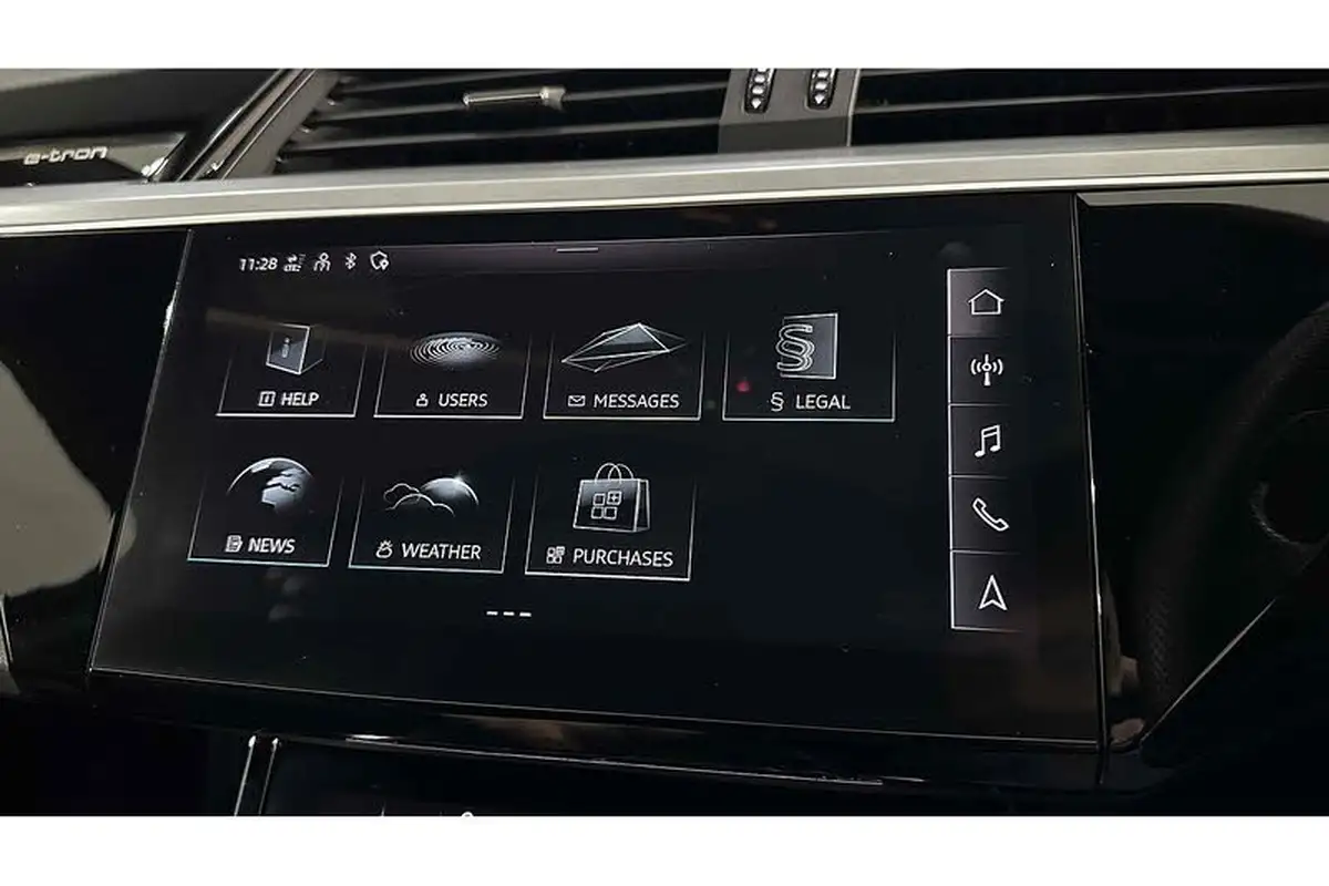 2022-audi-e-tron-50e-black-edition-station-wagon-big-46