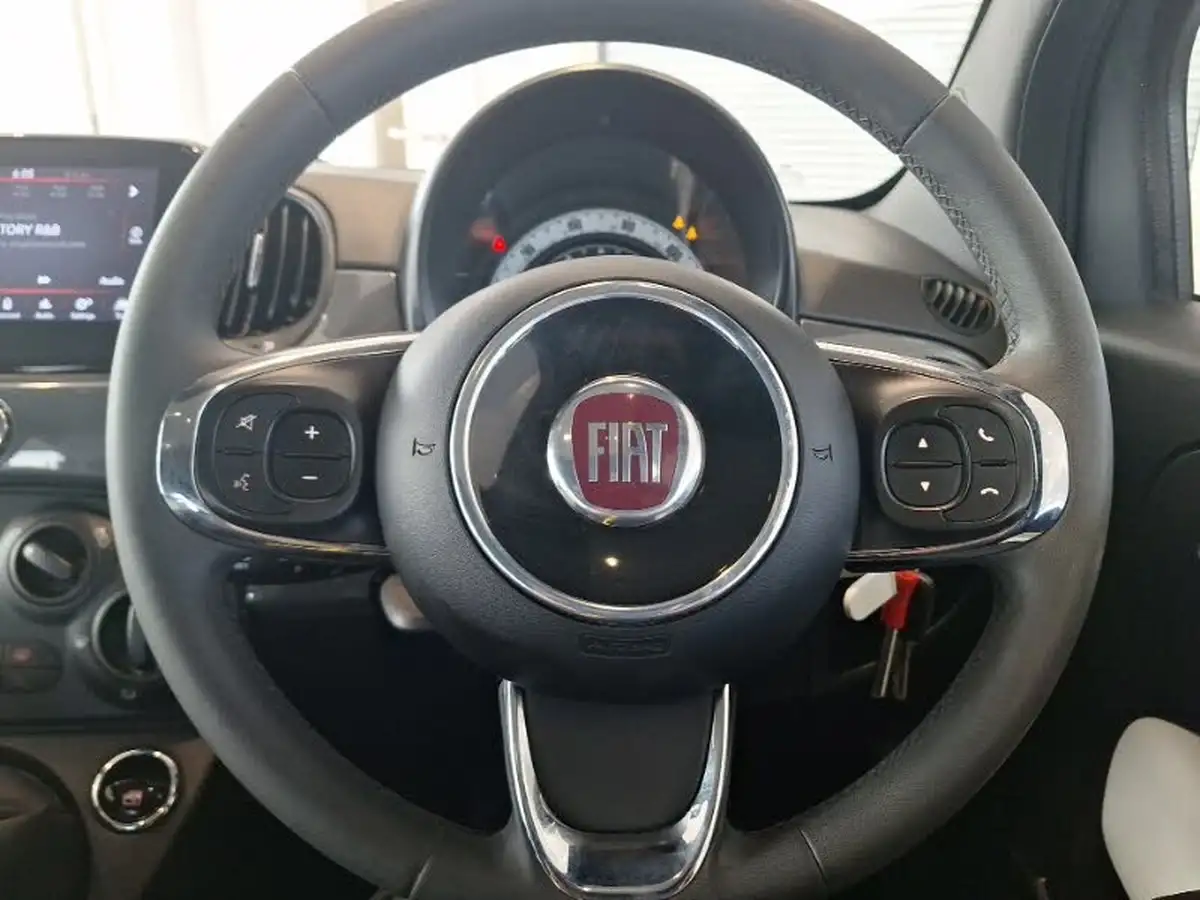2022-fiat-500-10-dolcevita-big-9