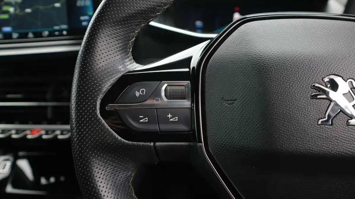 2022-peugeot-208-e-gt-136bhp-50kwh-big-23