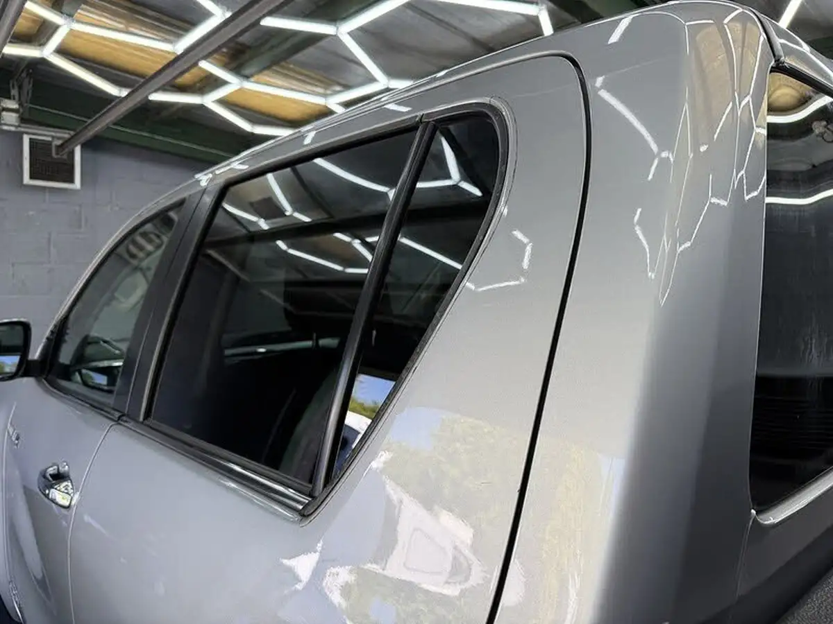 2018-toyota-hi-lux-24d-invincible-ss-auto-big-5