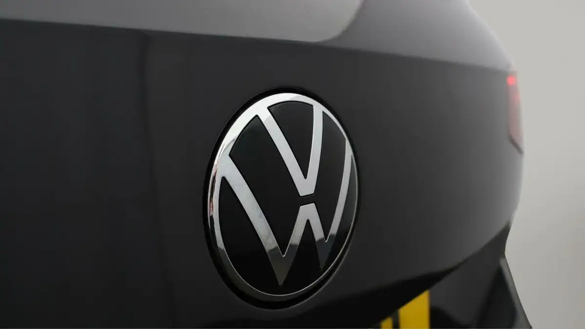 2021-volkswagen-passat-20tdi-se-nav-150ps-estate-5d-big-19