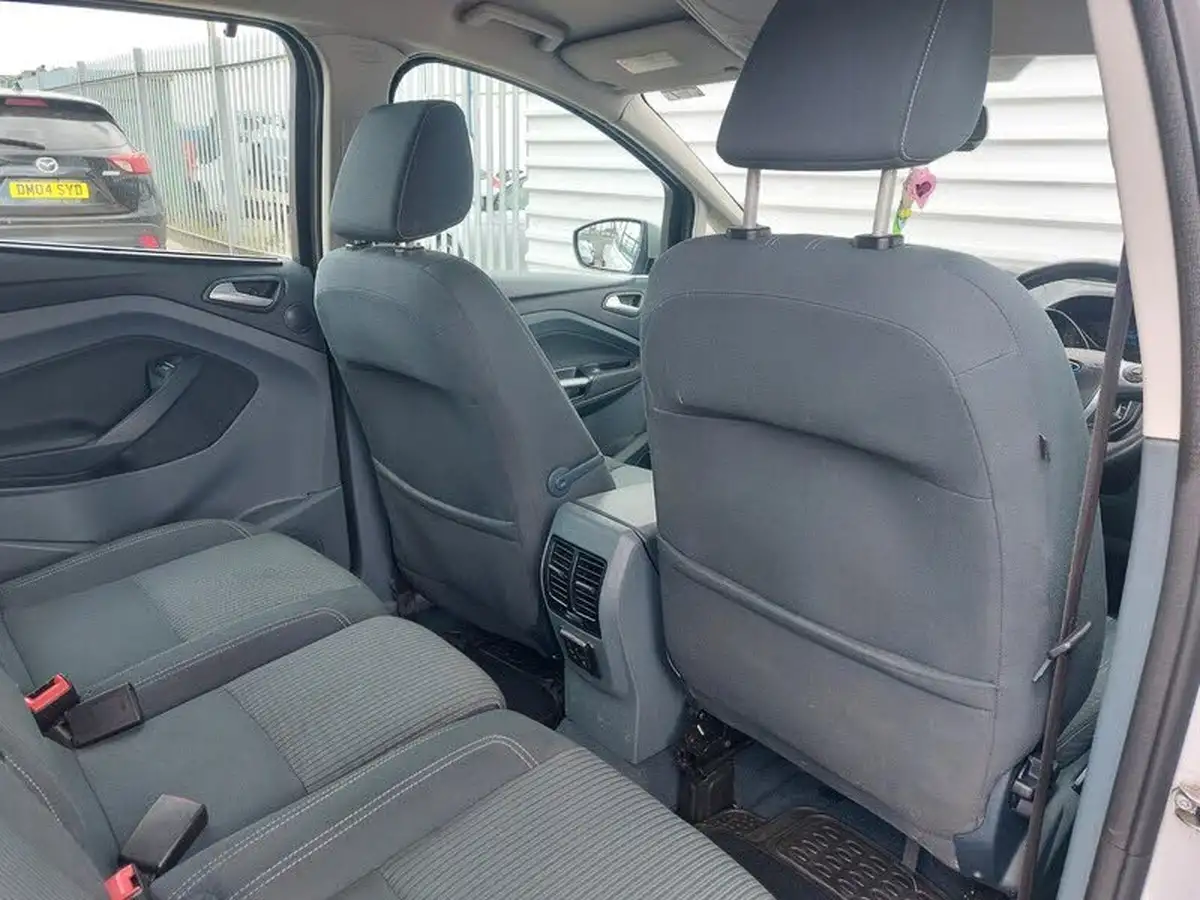 2012-ford-c-max-20td-titanium-140ps-big-15
