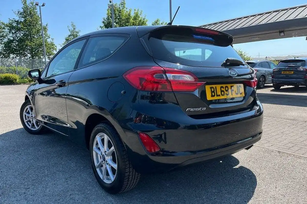 2019-ford-fiesta-10t-zetec-ss-3d-big-37
