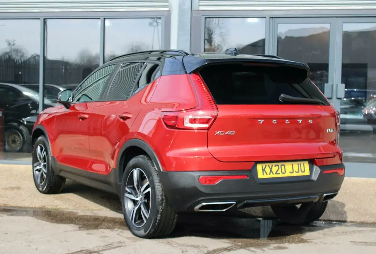 2020-volvo-xc40-20-t5-r-design-big-1