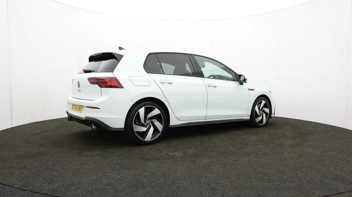 2024-volkswagen-golf-20-tsi-gti-245ps-big-27