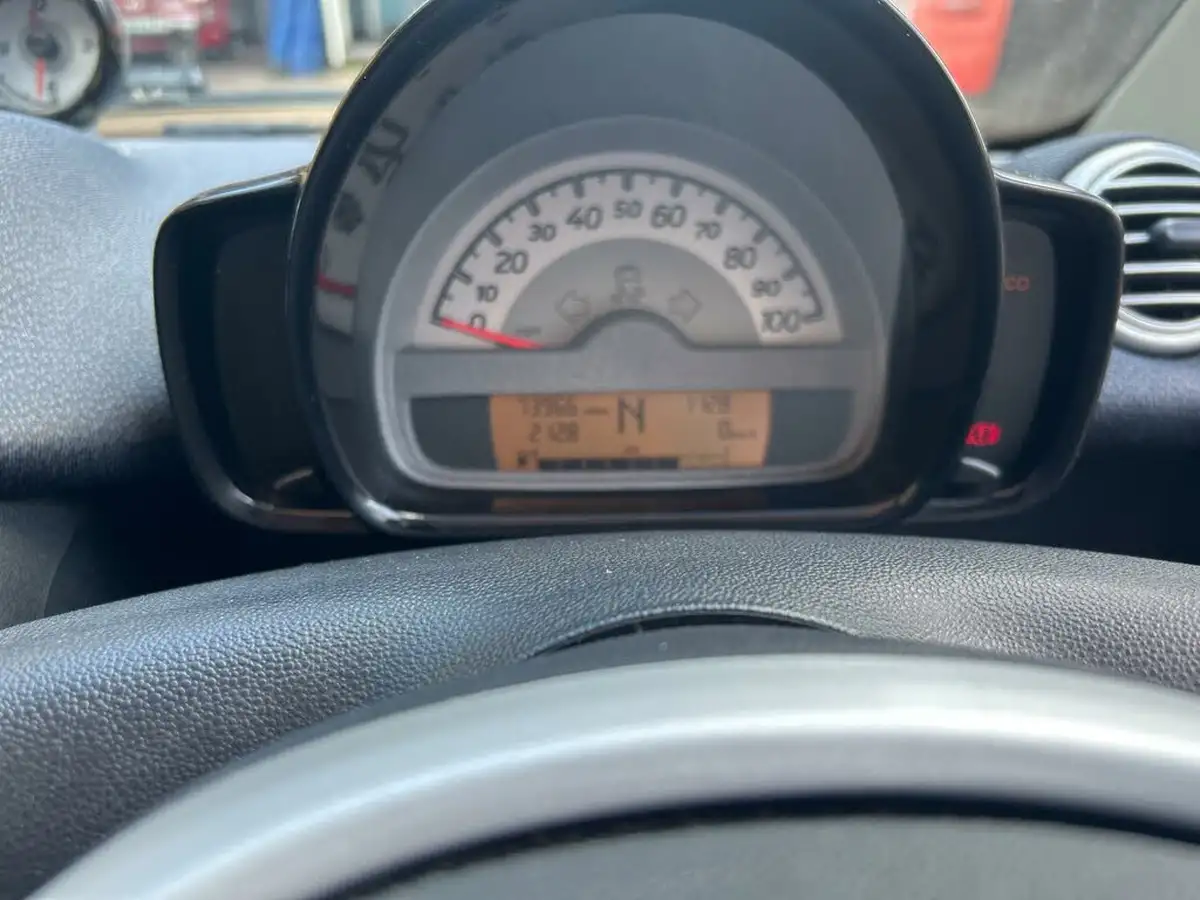 2011-smart-fortwo-10-passion-71bhp-coupe-softouch-big-12