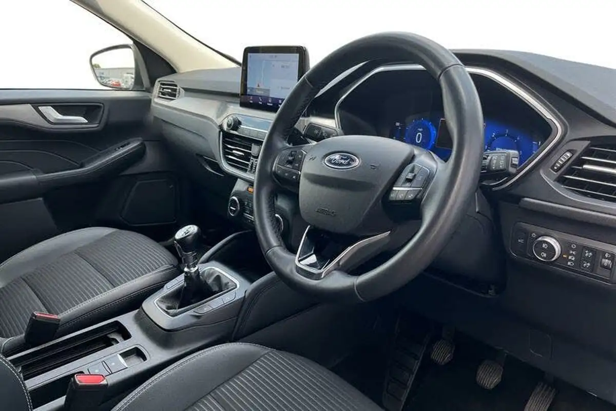 2022-ford-kuga-big-8