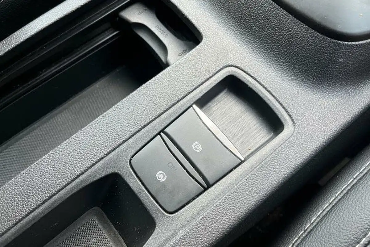 2022-ford-kuga-big-32