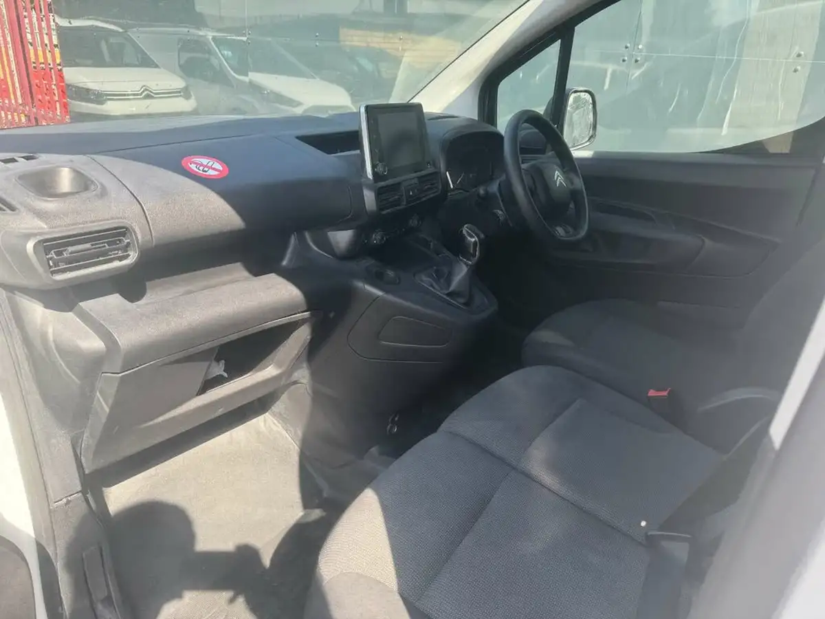 2021-citroen-berlingo-15bluehdi-650-enterprise-ss-big-25