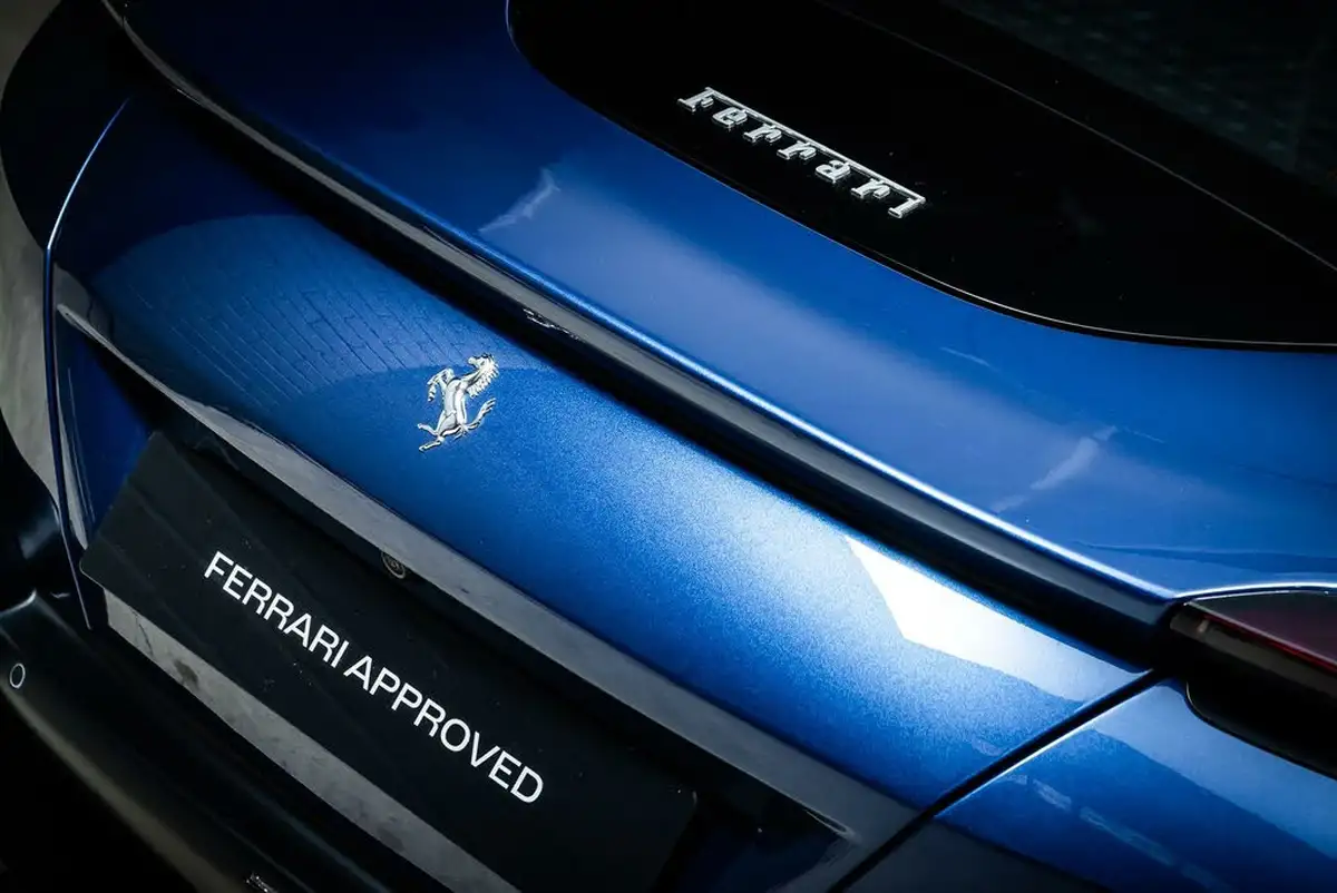 2022-ferrari-roma-38t-v8-f1-dct-ss-620ps-coupe-big-21